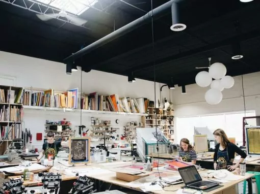 DTG vs screen printing - what's the difference and which is the best way to print t-shirts?