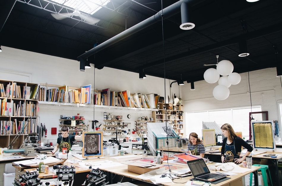 DTG vs screen printing - what's the difference and which is the best way to print t-shirts?